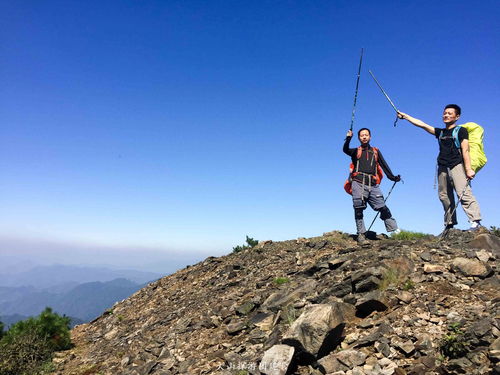 乐山爬山玩攻略游戏群(乐山有哪些山啊 周末想去爬山?)